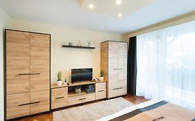 Bier-Lak Apartman House 71